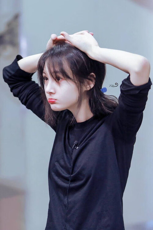 逆境中的坚韧：伤病复出球员的励志故事，逆境中成长的运动员