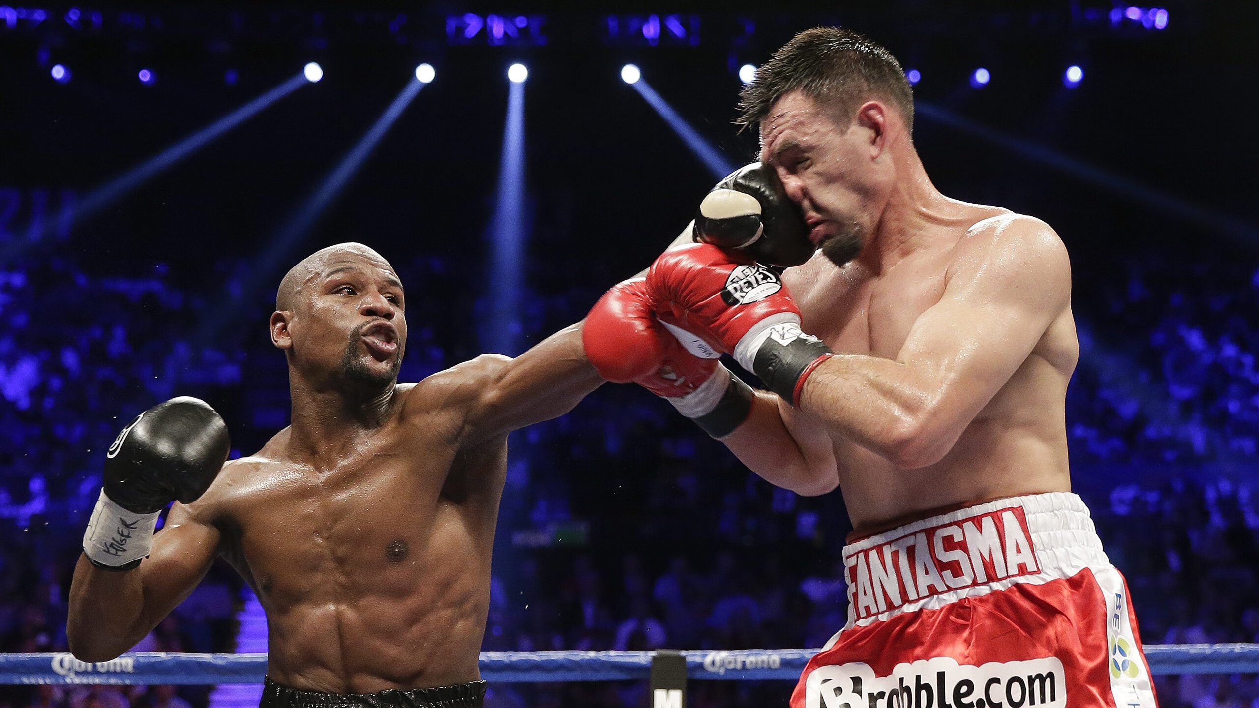 德甲赛场，战术多样激发精彩瞬间，德甲经典比赛